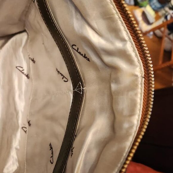 Large Clarks Purse - Picture 5 of 9
